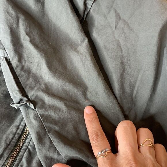 Cat & Jack Army Green Ruffled Bomber Jacket Size M 7/8 - Picture 6 of 9